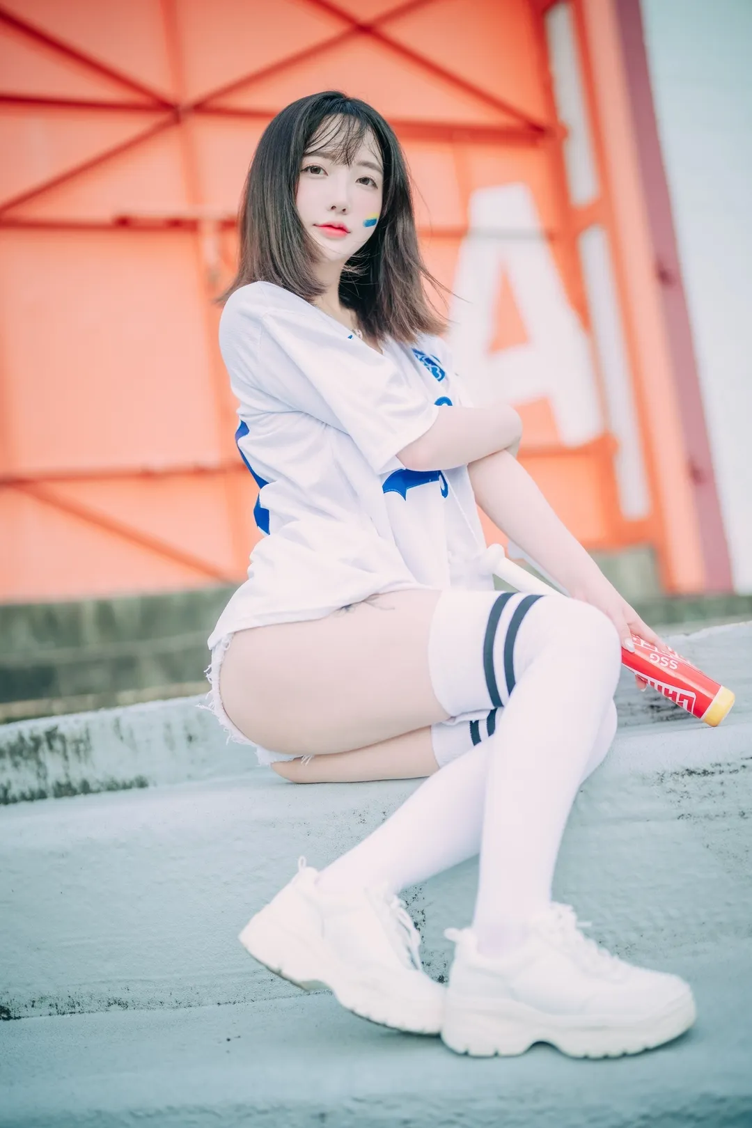 Son Ye-Eun Cheer Up in the Summer